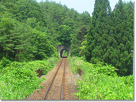 トンネルが連続する北リアス線